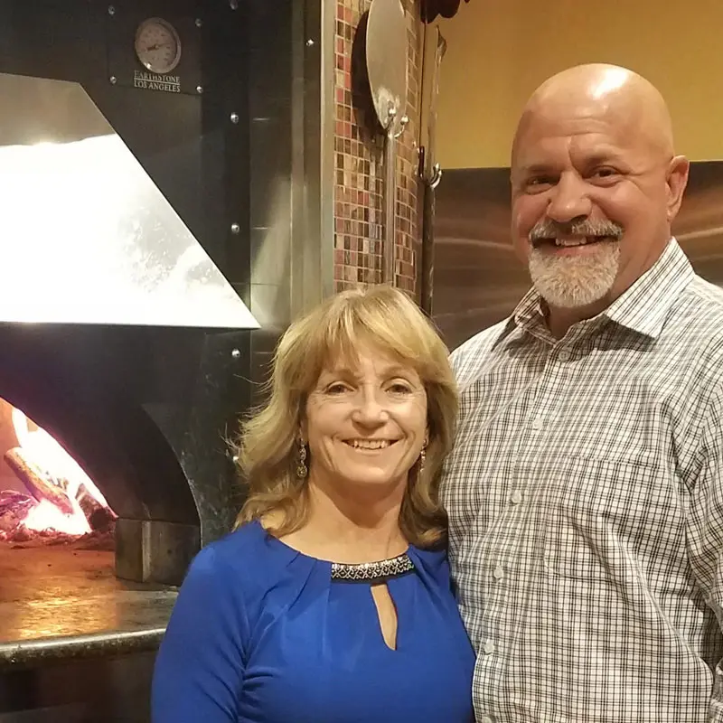 bob-and-cecily-marolf-franchisees-of-smokin-oak-wood-fired-pizzajpg