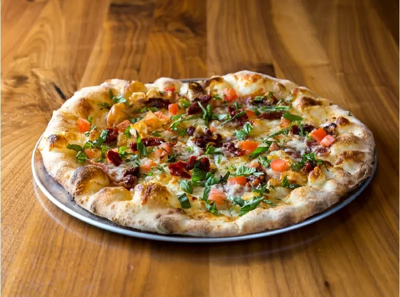 smokin-oak-wood-fired-pizza-taproom-celebrates-frisco-tx-grand-opening-with-free-pizza-1702463854