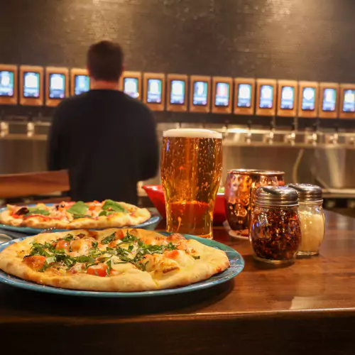 frisco-taproom-wall-with-pizzas