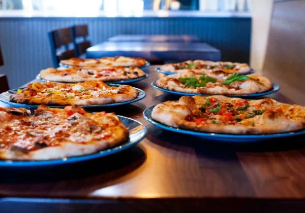 Smokin’ Oak Pizza Celebrates Pi Day with Community Organizations and $3.14 Pizzas